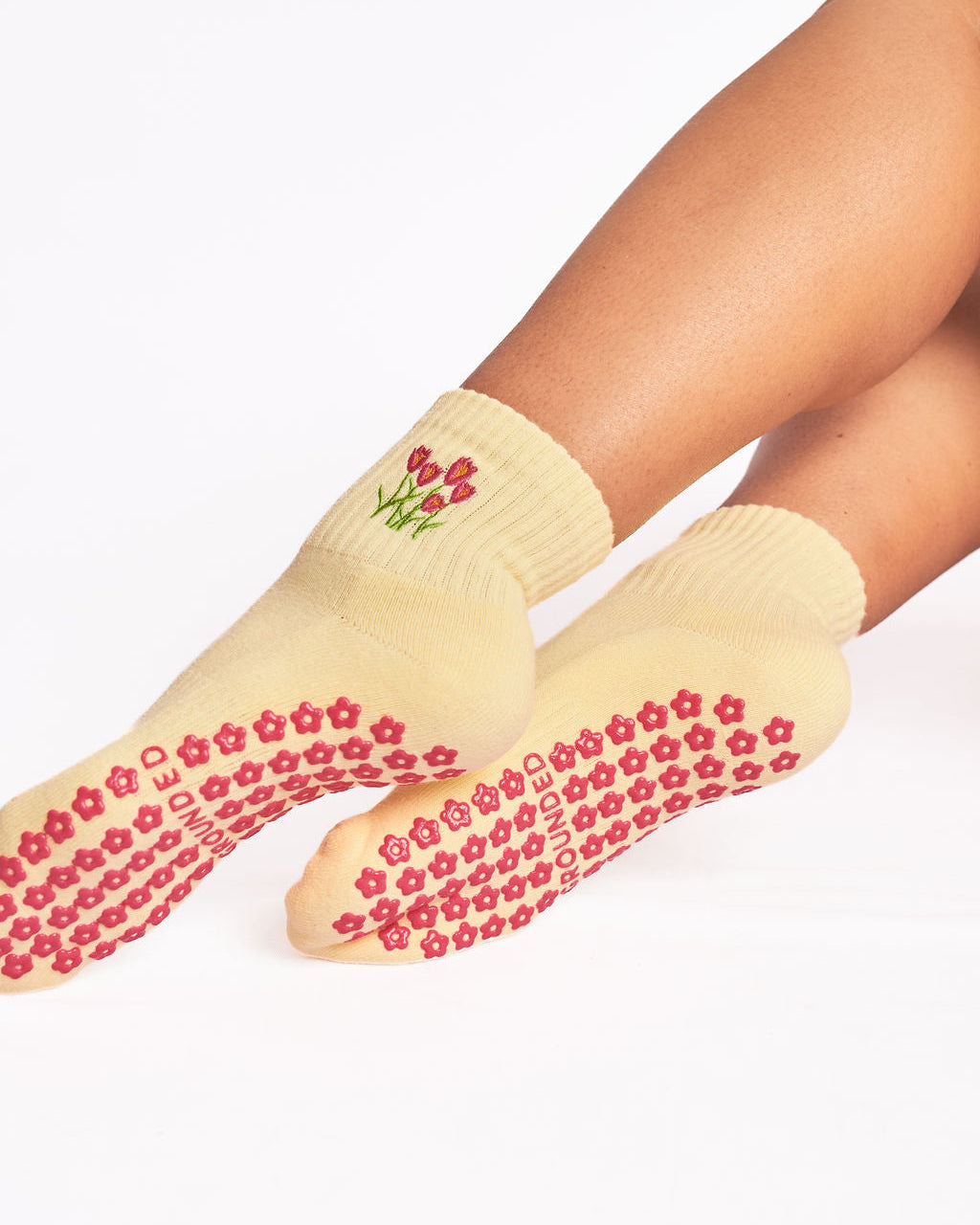 Cropped Crew Butter Yellow Grip Socks